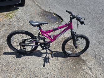 Hyper Swift Girls Mountain Bike