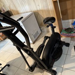 Avari elliptical Machine