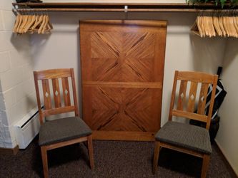 Dining table with 6 chairs and leaf