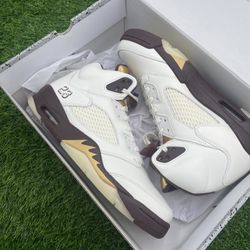 New Jordan 5 “Golden Ticket” Size 9.5M