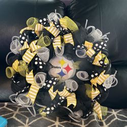Steelers Wreath