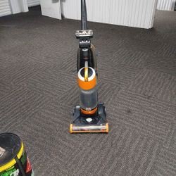 Bissell Bagless Vac  Cleanview Works Exel