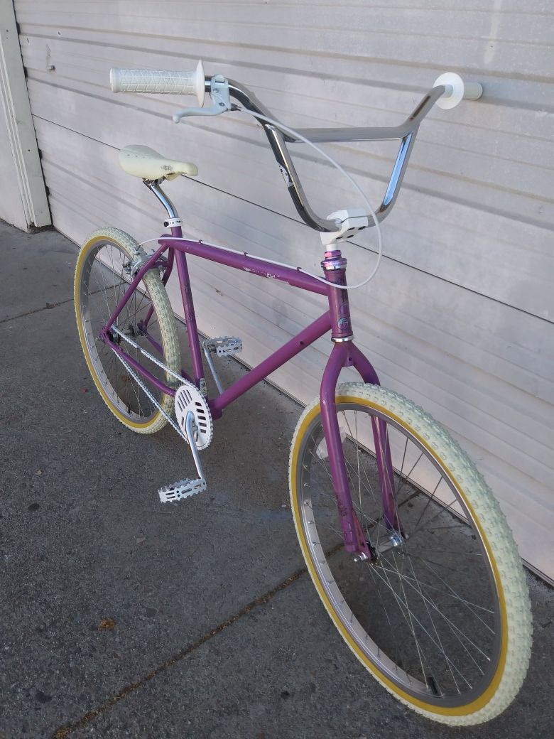85 GT PACIFIC FLYER 26" CRUISER BMX BIKE KLUNKER VINTAGE FREESTYLE. PERFORMER OLD SKOOL RADNESS!