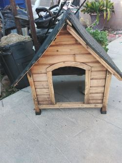 Wood Doghouse with weatherproof roof