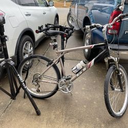 ProPACKAGEDEAL $299 Timberline Ltd. 27” GT w/front/rear generated lights, cable, lock, maintenance stand, car rack, like new!