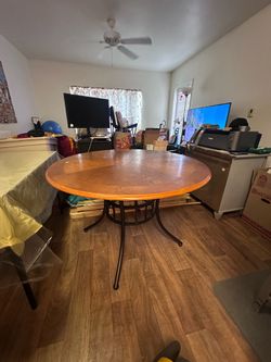 Circular Wood Table b.o.