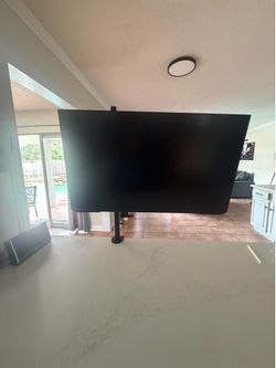 Samsung Odyssey G7 4K UHD gaming monitor