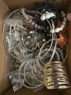 Mystery jewelry box