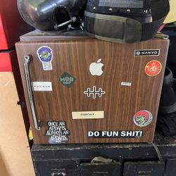 Mini Fridge 