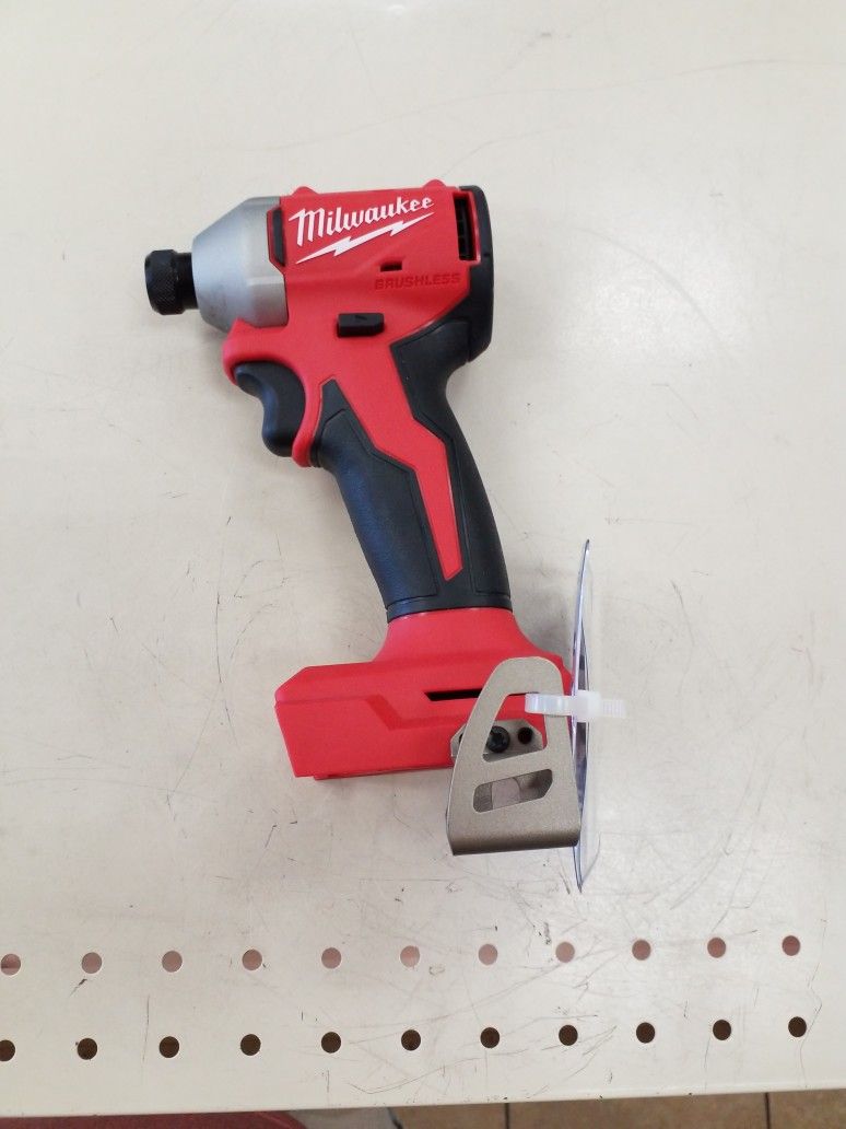 Milwaukee 18v Cordless Compact Impact Drill With Battery And Charger