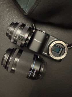 Samsung NX2000, 2 lenses