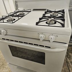 Frigidare Gas Stove Working Perfectly Fine Very Clean I Can Deliver To You 90 Days Warranty 