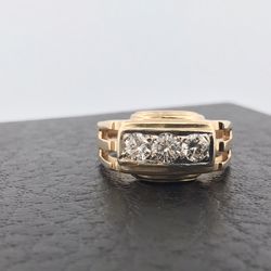 14K yellow gold diamond ring  size 12.5