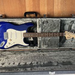 Fender Strat Squier Affinity Guitar Frontman 15g With AMP And Road Runner Case