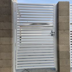 Dodern Side Gate 