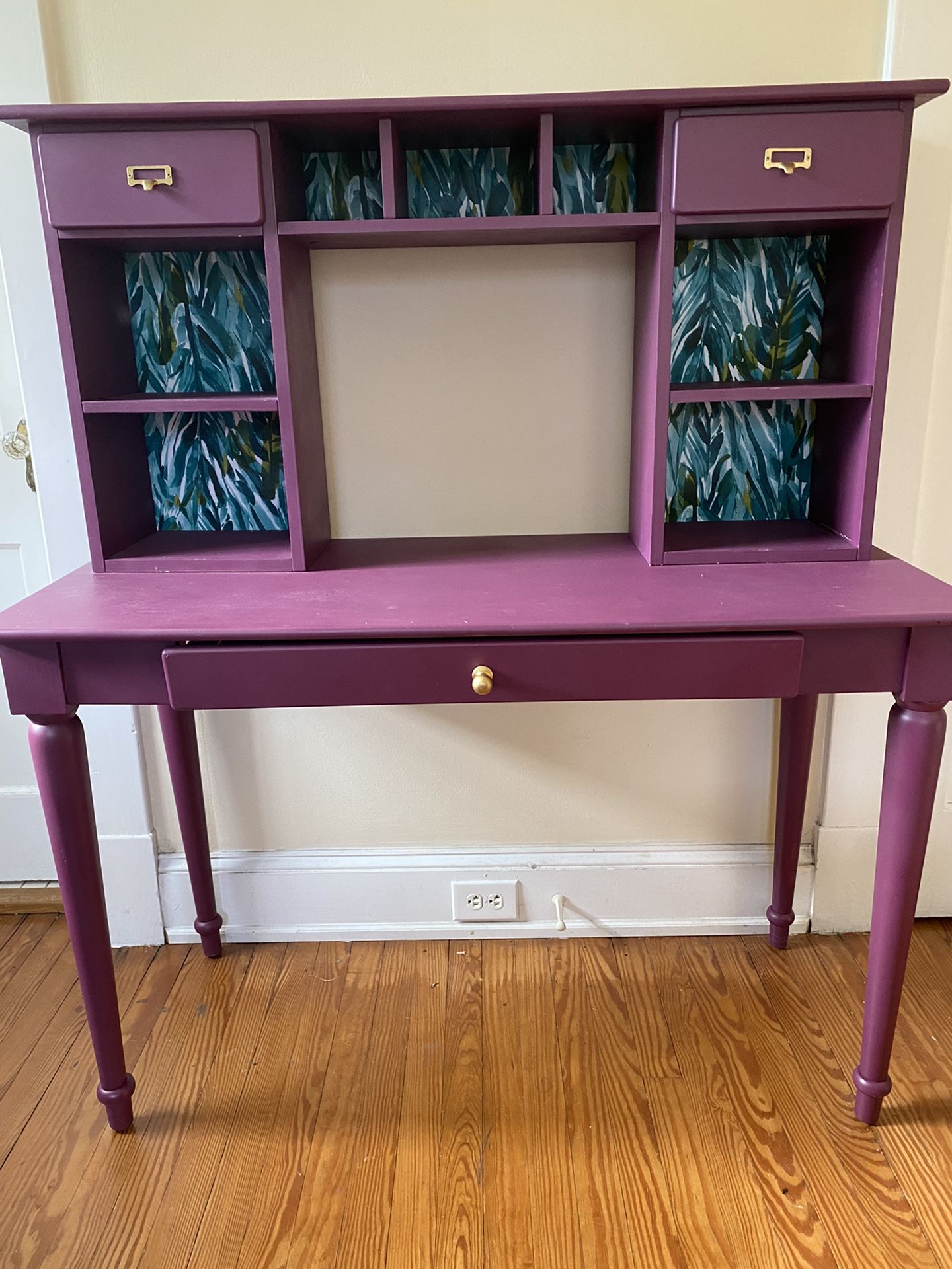 Painted Writing Desk With Removable Hutch 