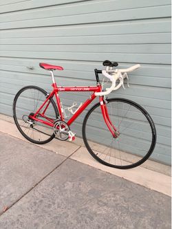 CANNONDALE SR400 ROAD BIKE 700cc Wheels