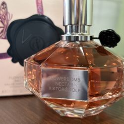 V&R Flowerbomb Nectar Perfume 