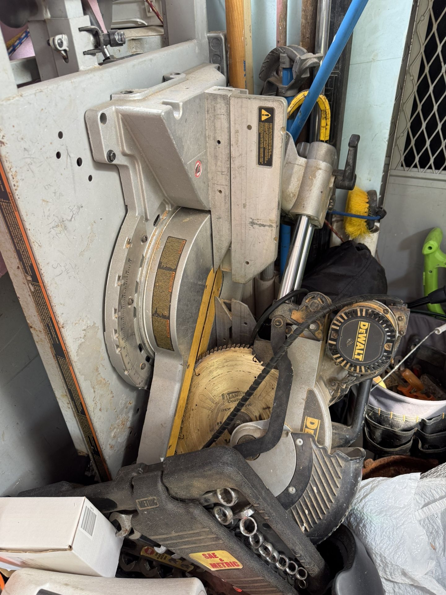 DEWALT 12” Sliding Miter Saw w/ RIDGID Stand – Heavy Duty!