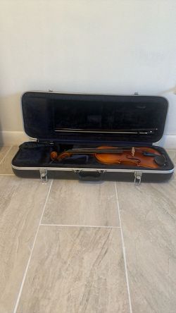 Violin with Bow and Hard Case