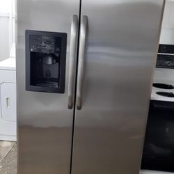 🚨🚨GE REFRIGERATOR 🚨🚨