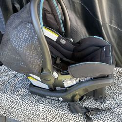 BEAUTIFUL CAR SEAT BABY TREND