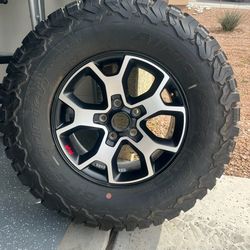 2020 Jeep Wrangler Rubicon wheels and tires set of 5