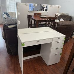 Makeup Vanity with Lights