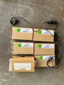 Earpiece for walkie talkie