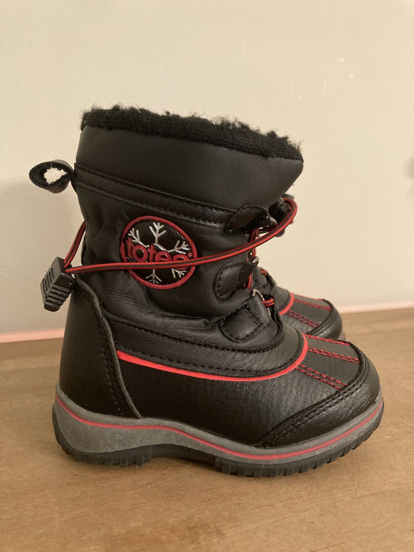 Totes size 6 baby toddler boy girl snow winter boots black red