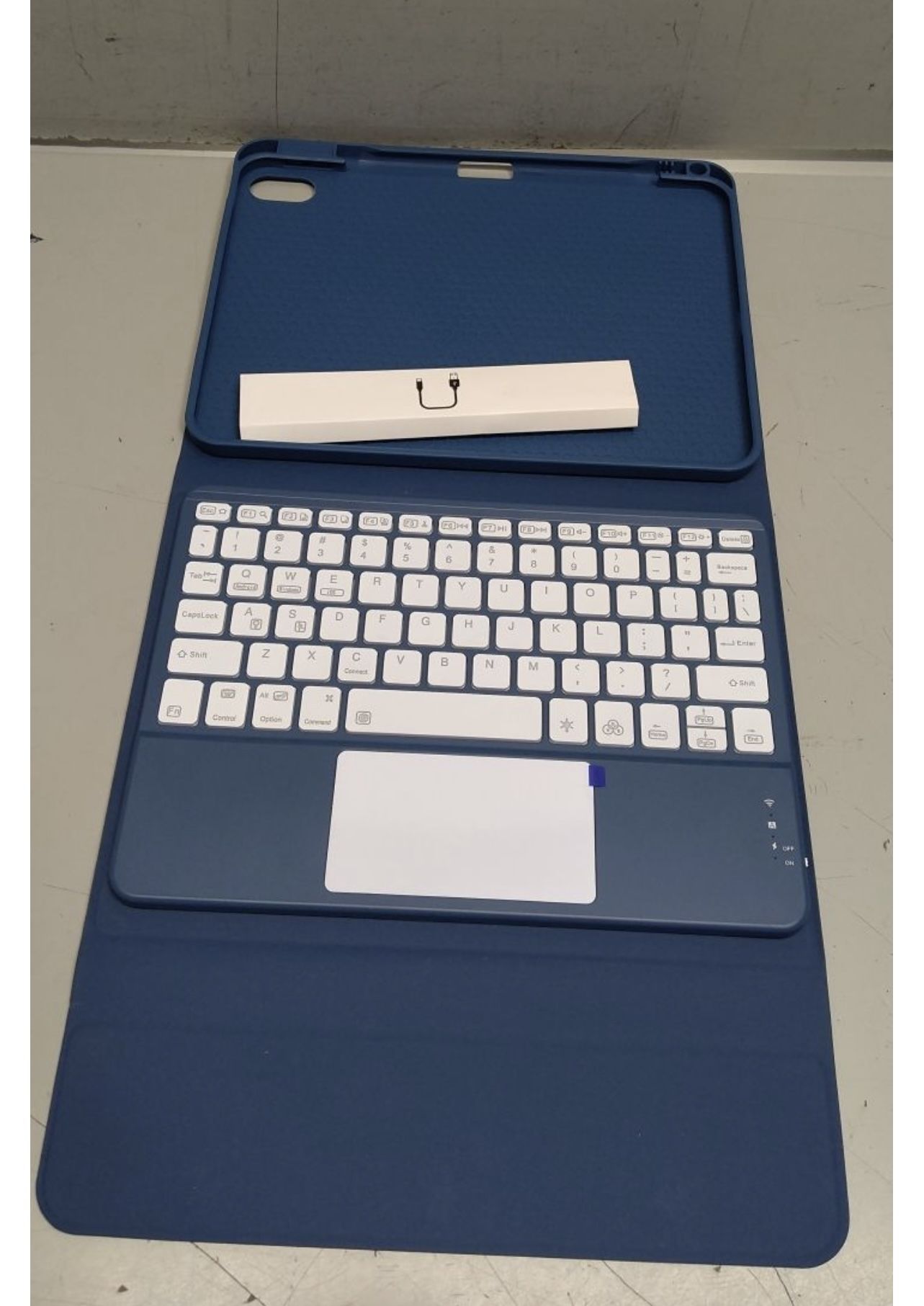 iPad 11th 10th Generation Case With Keyboard