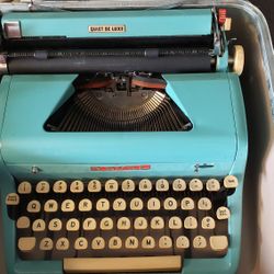 Antique 50's Type Writer