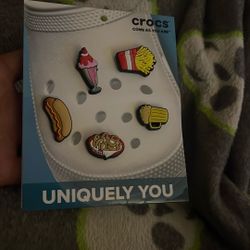 Crocs Charms !