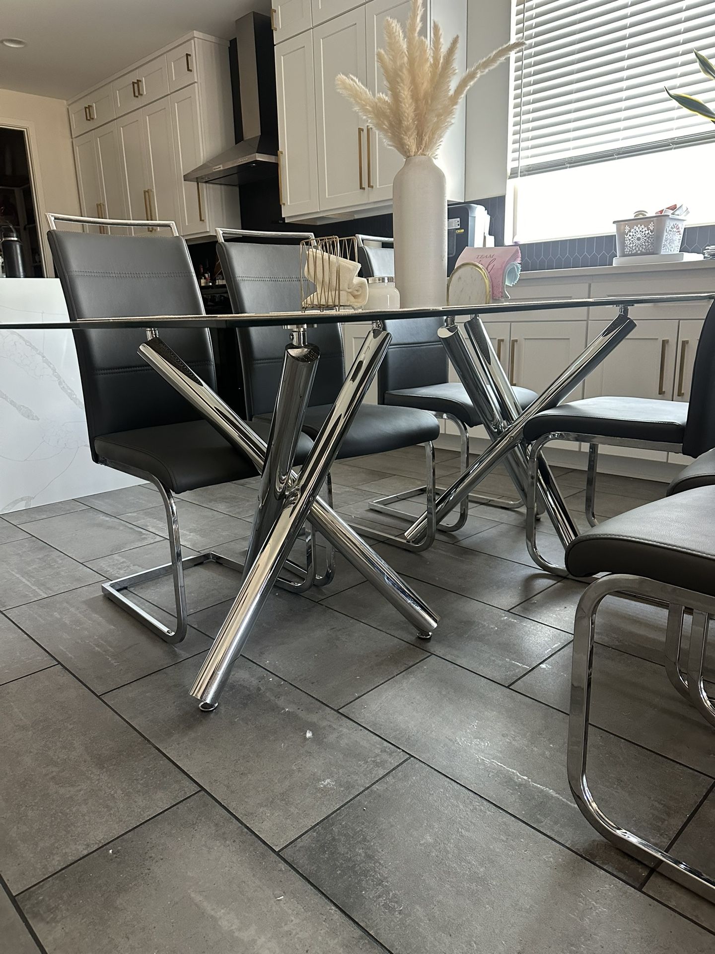 Dinning Table