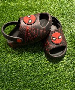 Kid shoes Spider-Man slides size 8c used no box