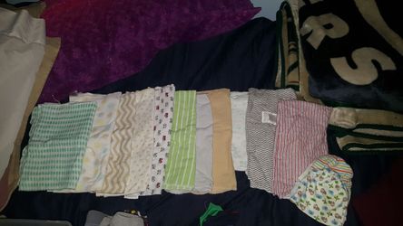 14 receiving blankets some new