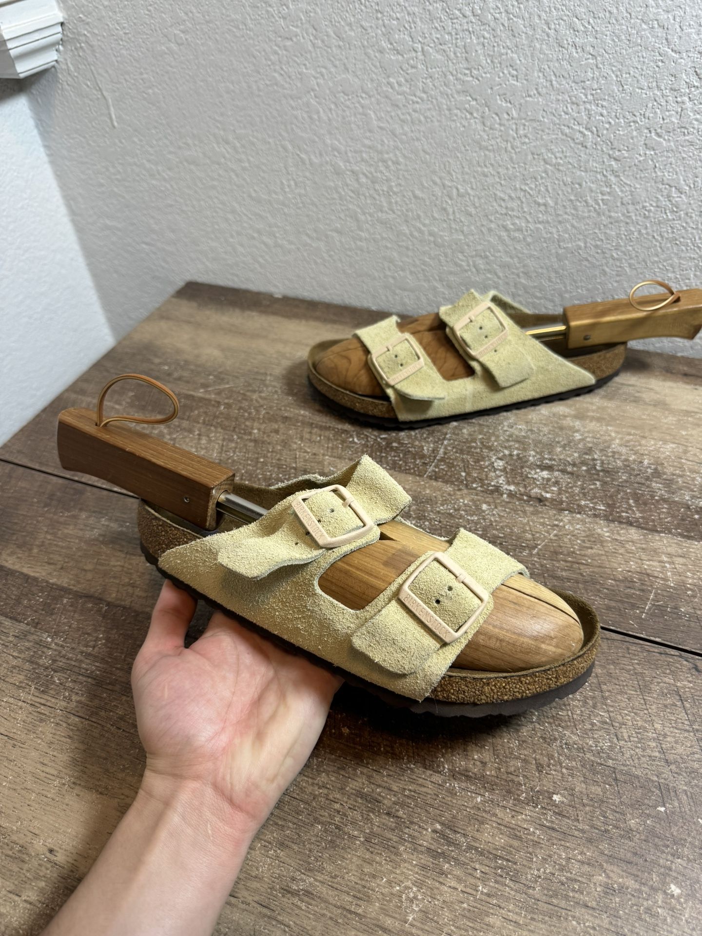 Birkenstock Arizona Almond Suede Leather Soft Footbed Reg Size 41 8M 10W