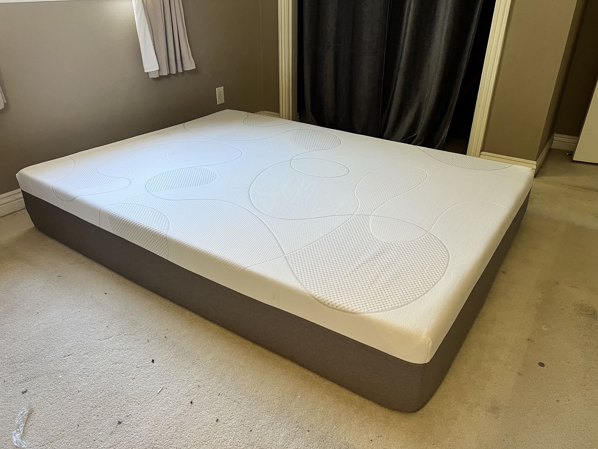 Queen Mattress (2 years old)
