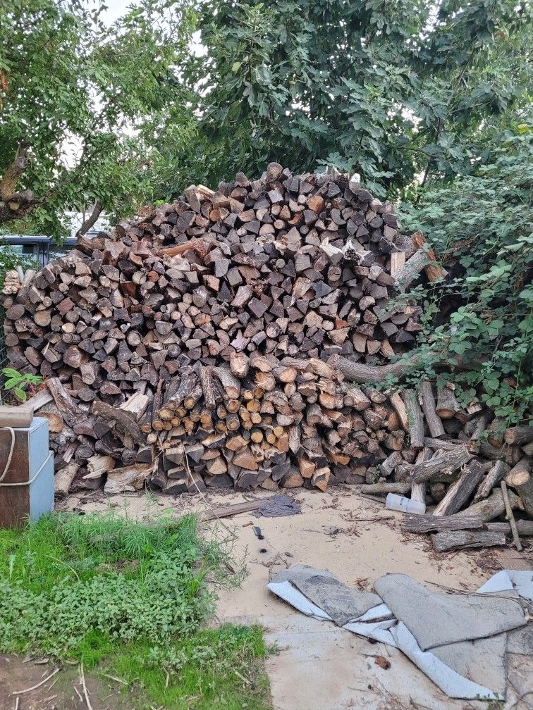 Seasoned, Split Firewood