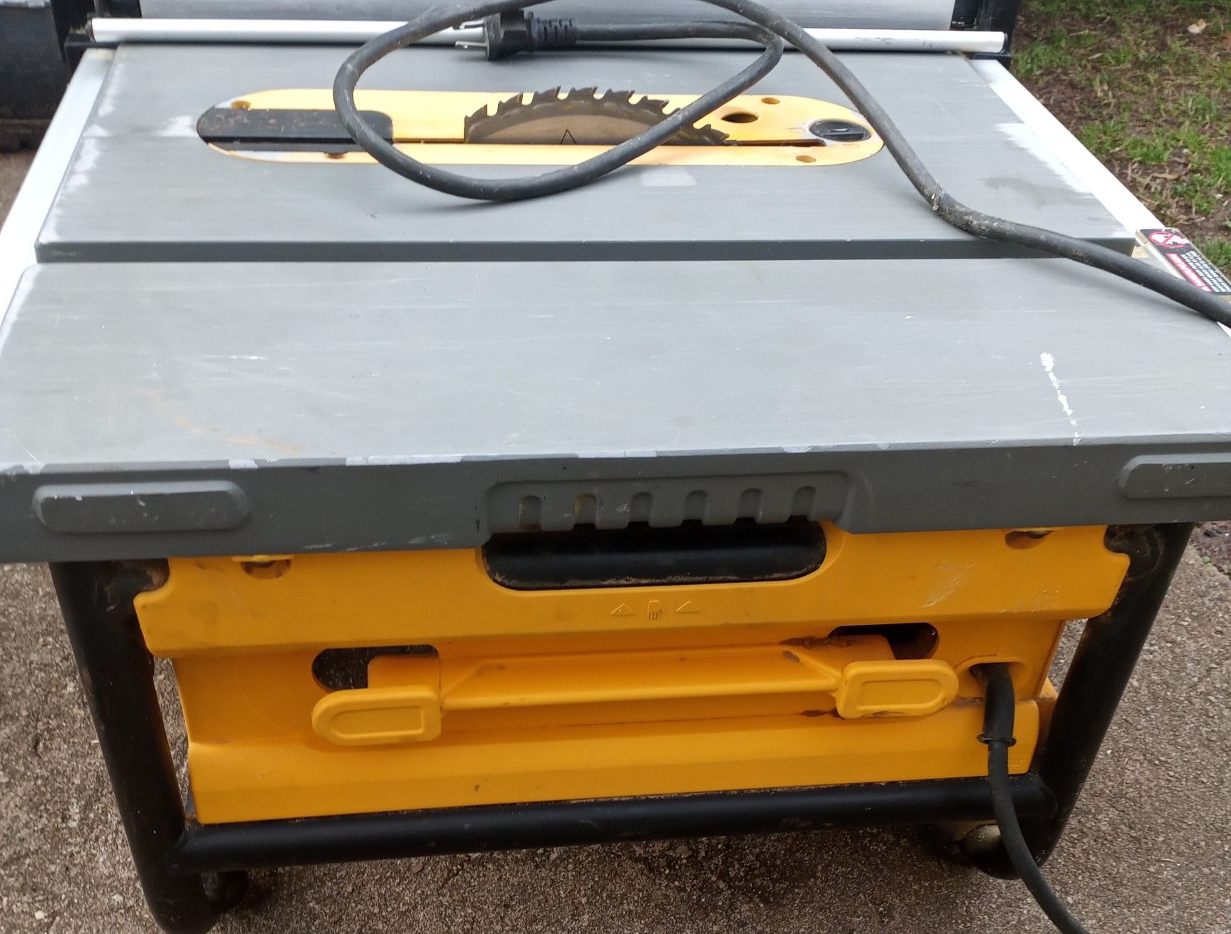 10in dewalt table saw