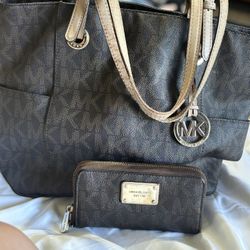 Michael Kors Tote Bag/ Wallet