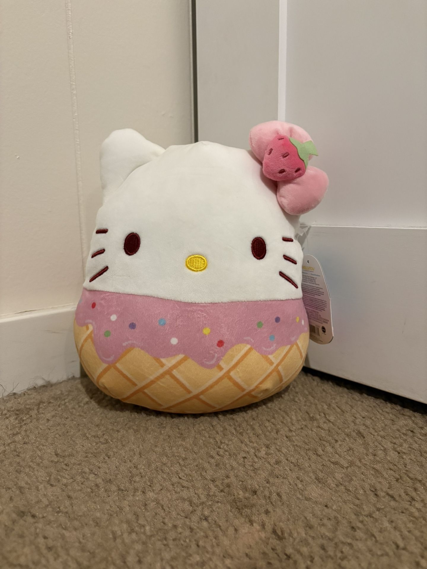 Hello Kitty Small Squishmallow