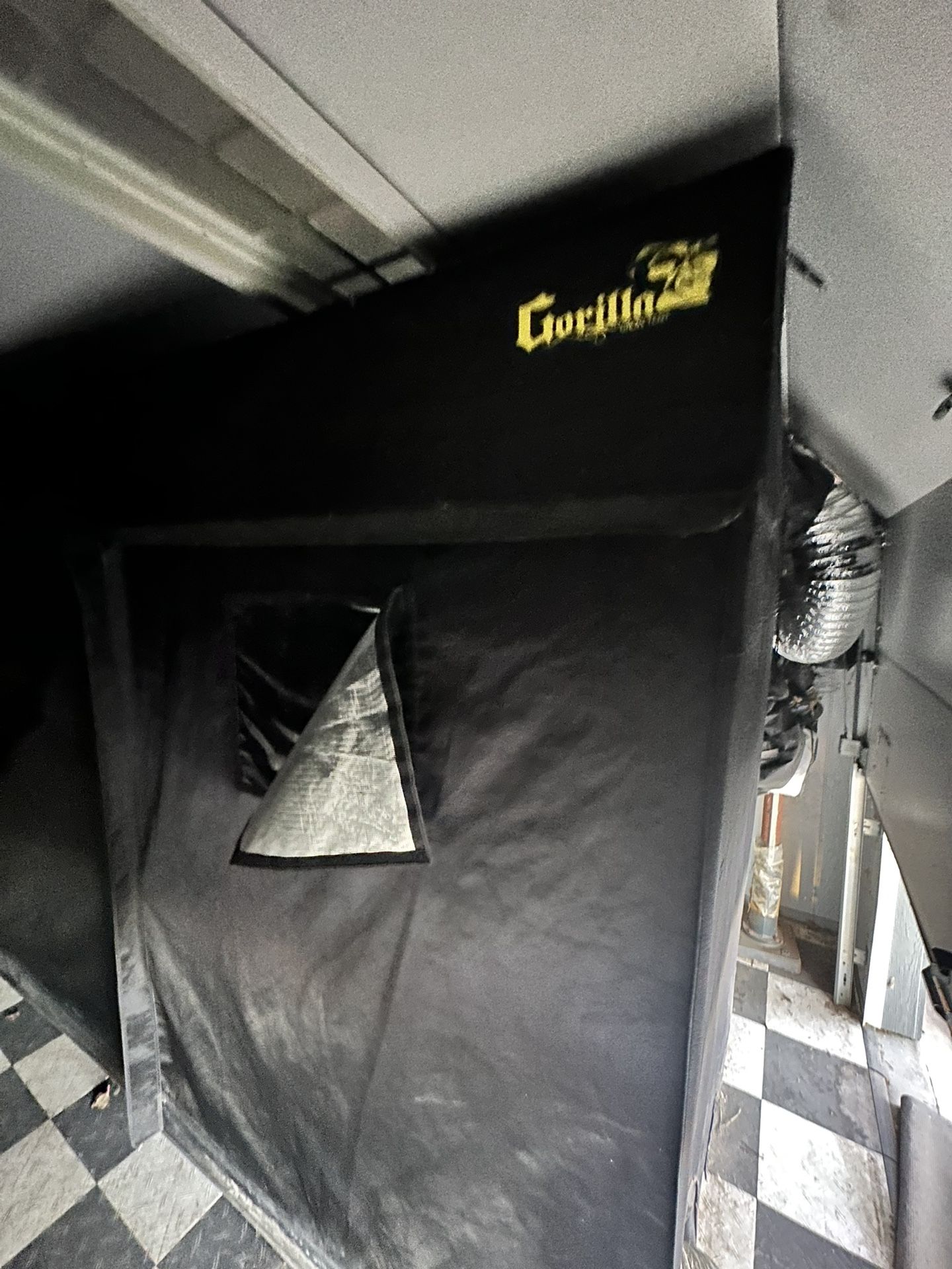 Gorilla Grow Tent