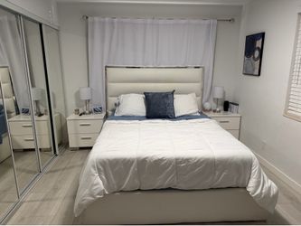 Queen Bedroom Set