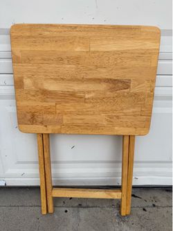 Foldable table