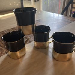 4 Tazas.