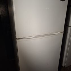 Whirlpool Refrigerator – $200 — FREE Delivery Included! 🌟