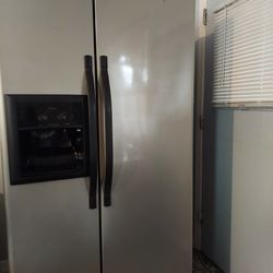 Kenmore Refrigerator 