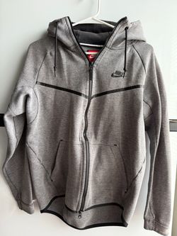 Nike Men’s Gray Hoodie size S