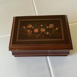 JEWELRY BOX